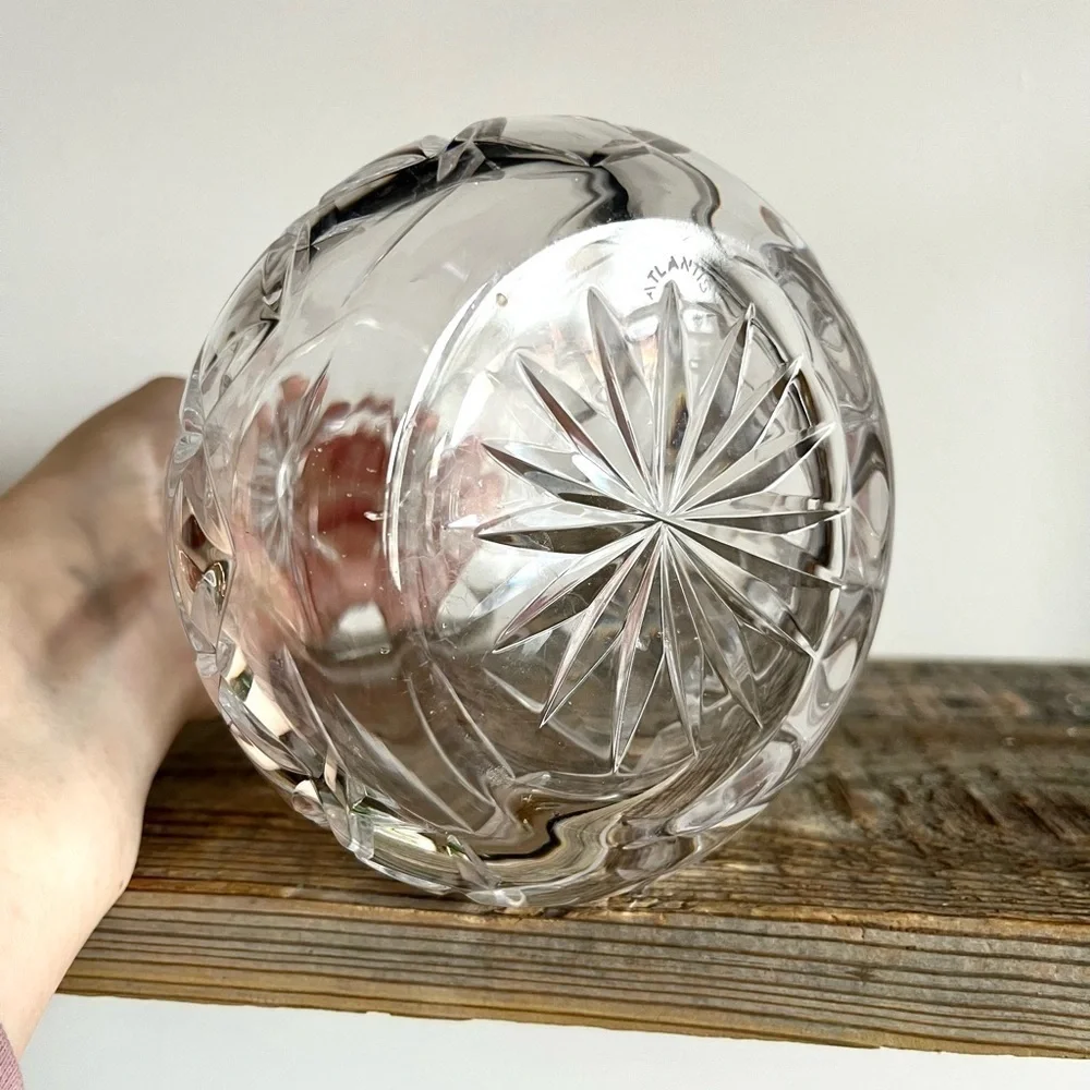 Fine crystal glass decanter by Atlantis Crystal
